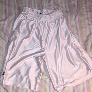 Under Armour white Polyester shorts size- Medium